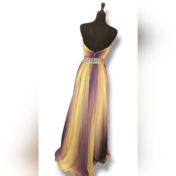 Evening gown - Picture 5 of 10